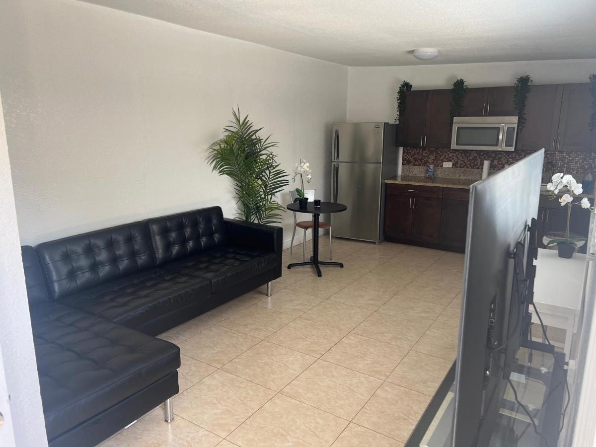 Miami Haven By Airport Villa Luaran gambar